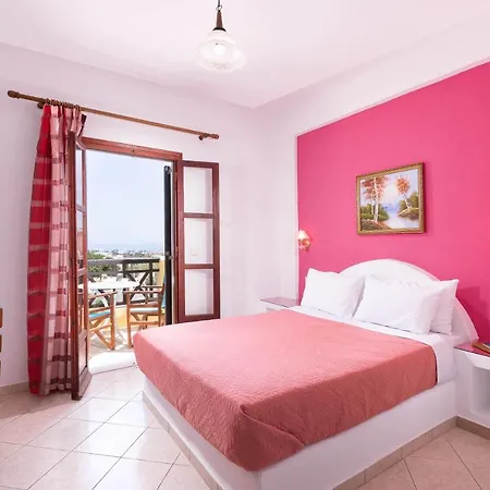 Mandilaria Konukevi Perivolos (Santorini)