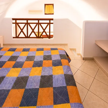 Mandilaria Perivolos (Santorini)