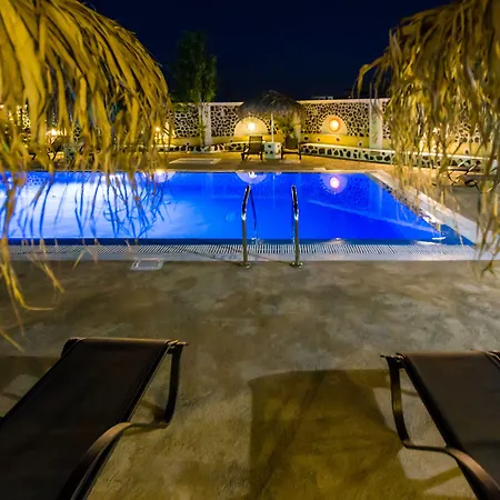 Konukevi Mandilaria Perivolos (Santorini)