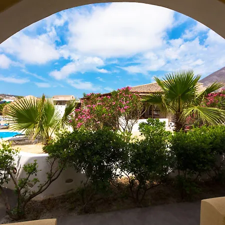 Mandilaria Perivolos (Santorini)