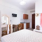 Mandilaria 4*