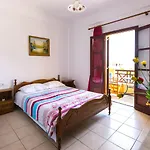 Πανσιόν Mandilaria 4*
