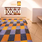 Mandilaria Perivolos (Santorini)