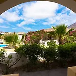 Mandilaria Perivolos (Santorini)