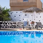 Mandilaria Guest house 4*