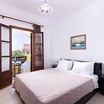 Mandilaria Perivolos (Santorini)