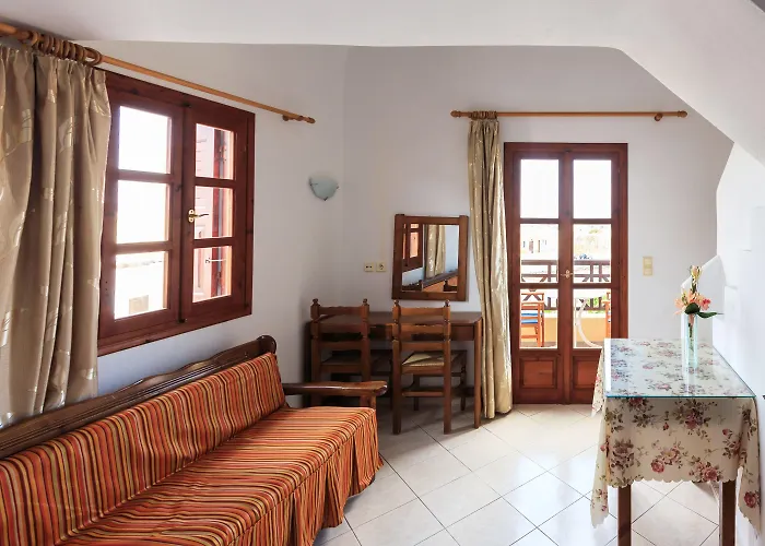 Mandilaria Perivolos (Santorini)