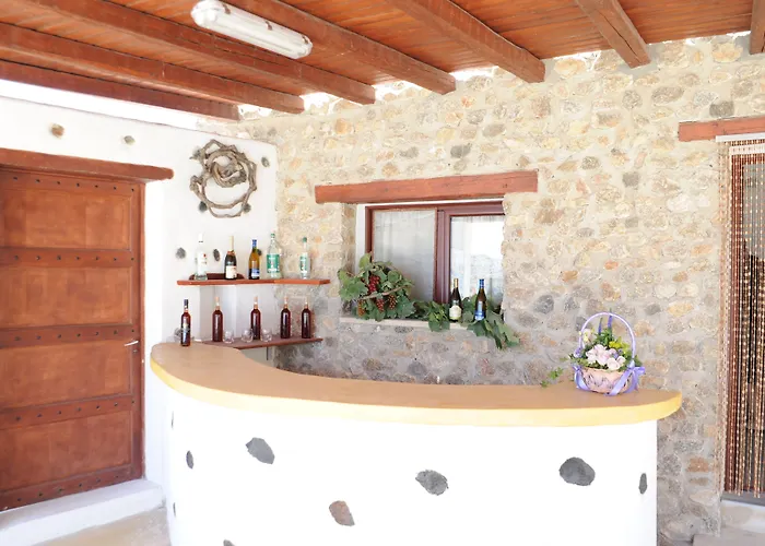 Gasthuis Mandilaria Perivolos (Santorini)