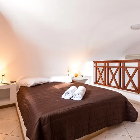 Mandilaria 4* Perivolos (Santorini)